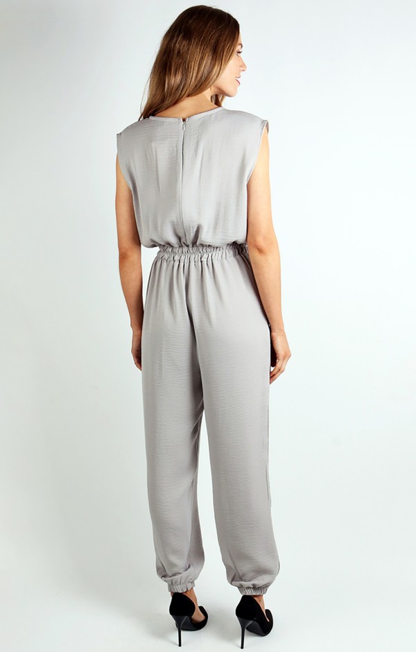 Sleeveless Jumpsuit With Front Pockets